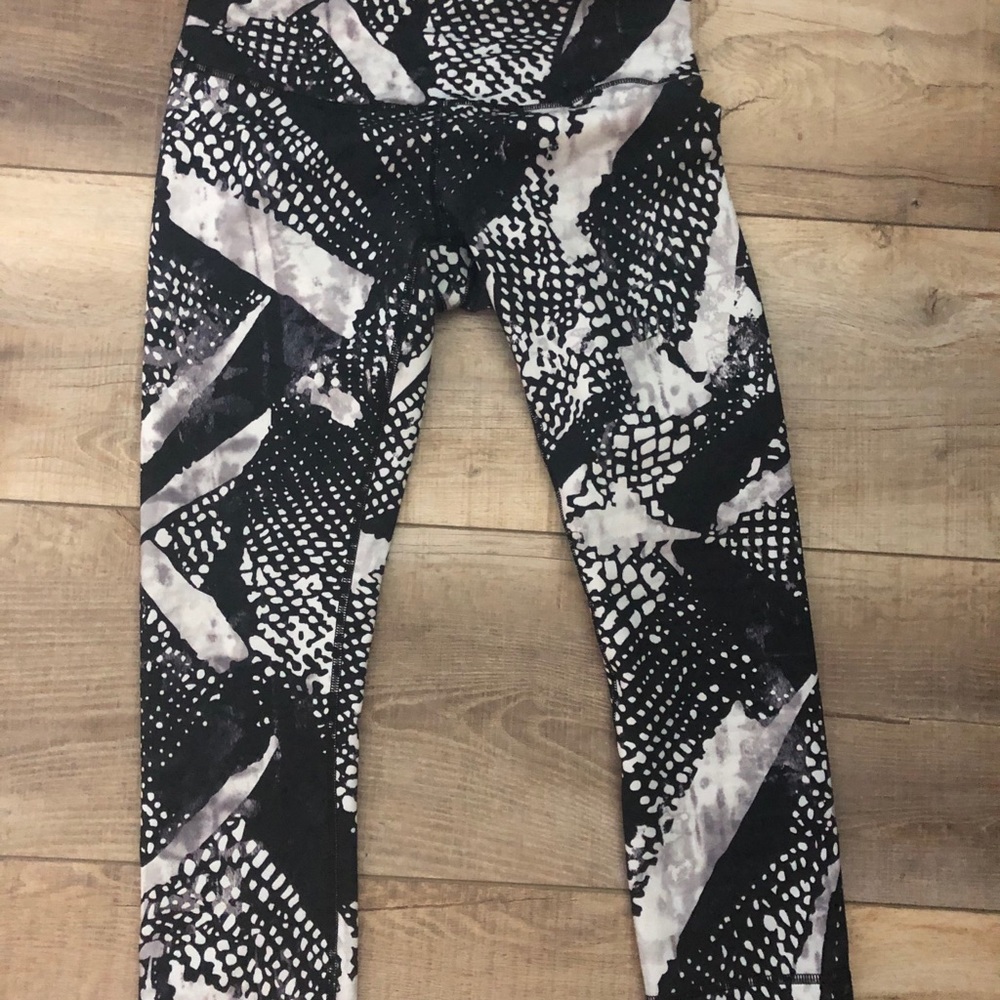Lululemon wunder under crops